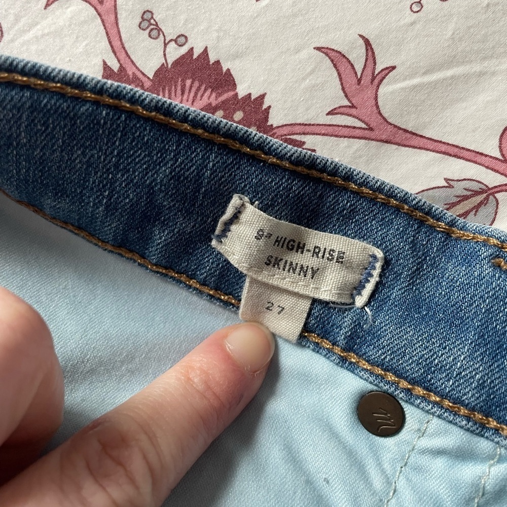 Madewell 9" High Rise Skinny Jeans in Ontario Wash: Distressed Hem‎ Edition 27 - Picture 11 of 16